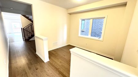 For Lease - 3059 Turtlecreek Place, Pickering, Ontario - Photo 2