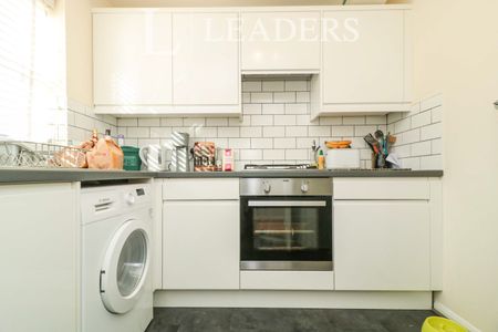 3 bedroom house to rent Wedgewood Drive, Harlow, CM17 - Photo 5