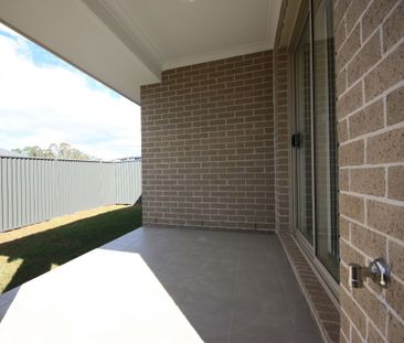 Beautiful 4 Bedroom Home In Willowdale Estate - Photo 3