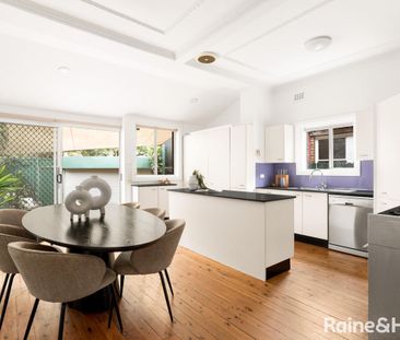 Elegant Four Bedroom Home in Marrickville - 3 Month Lease Only - Photo 1