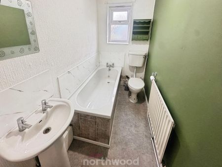 2 bedroom terraced house to rent - Photo 5