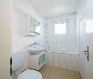 Sunny 3-room apartment in Pratteln ideal for couples & singles - Photo 3