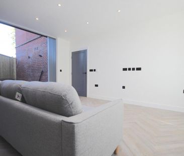 3 bedroom apartment to rent - Photo 2