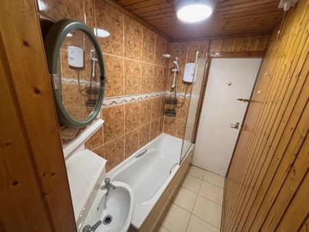 1 bedroom ground floor flat to rent - Photo 3