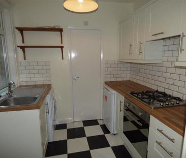 2 bedroom flat to rent - Photo 6