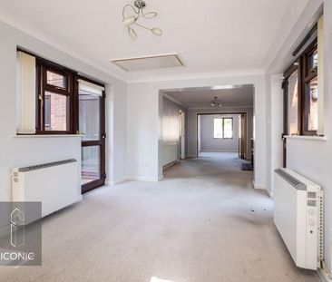 4 bedroom detached house to rent - Photo 2