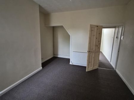 2 bedroom terraced house to rent - Photo 4