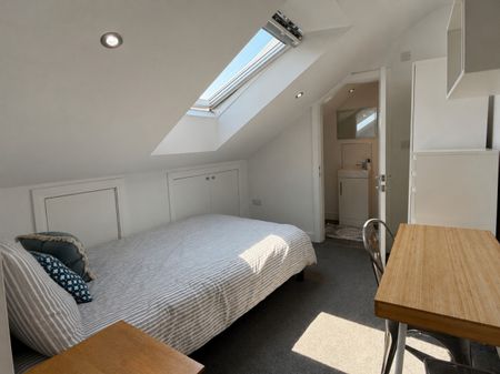 3 bed Apartment for Rent - Photo 3