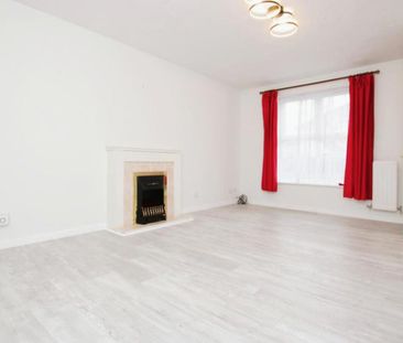 Offered to the market unfurnished and available in June is this thr... - Photo 1