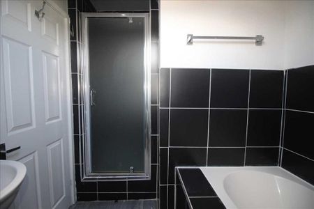 3 bedroom terraced house to rent - Photo 5