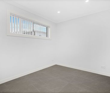 Modern Two Bedroom Flat - Photo 2