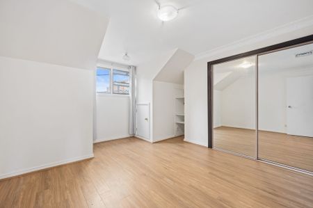 Four Double Bedroom Terrace in the Heart of Bondi Junction - Photo 3