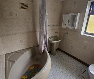 2 bedroom end of terrace house to rent - Photo 6