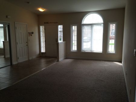 7 Silvermaple Road - Photo 4