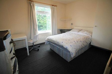 4 bedroom terraced house to rent - Photo 5