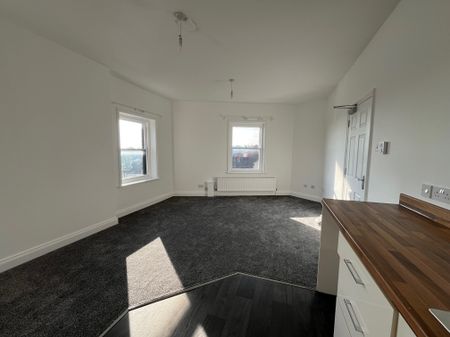 Market Place, Uttoxeter - Photo 2