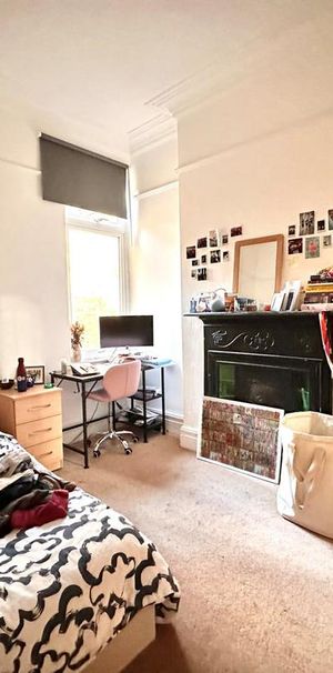 1 bedroom in a house share to rent - Photo 1