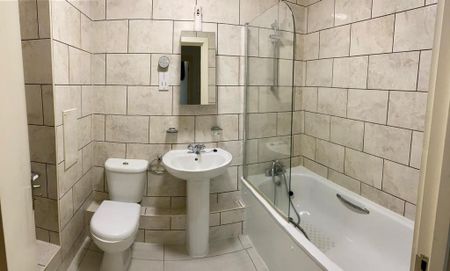 1 bedroom flat to rent - Photo 3