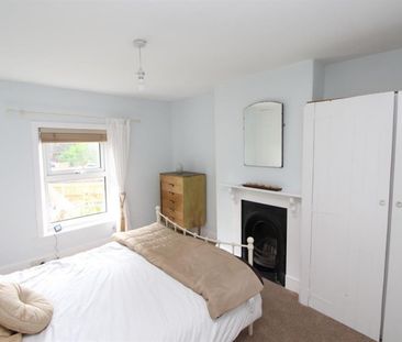 4 bedroom House To Let - Photo 4