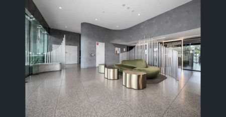 “Designer living at it's best!” - Photo 4