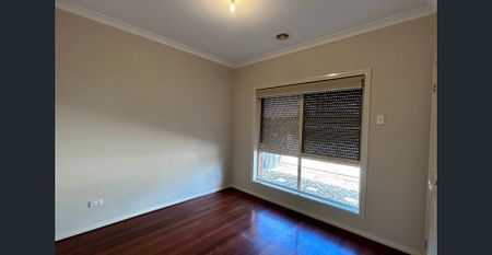 BEAUTIFUL LOW MAINTENANCE HOME - TULLAMARINE - Photo 3