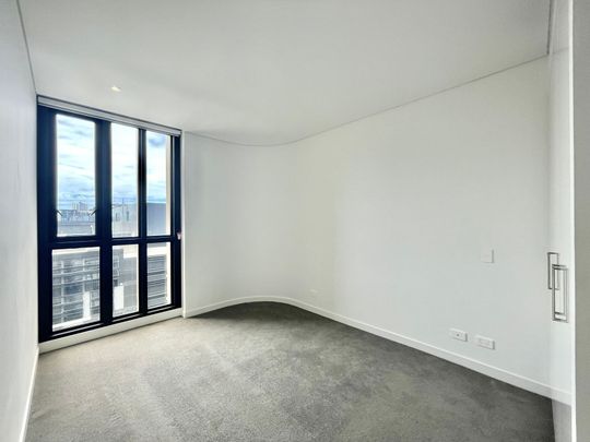 Luxury North Facing Three Bedroom with Two Car Space at Waterfall for Rent - Photo 1