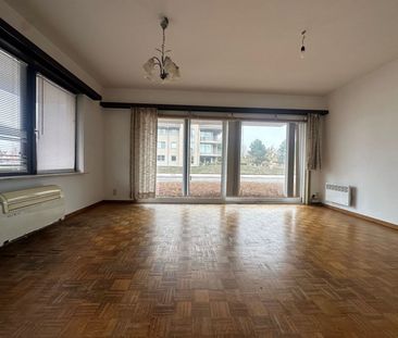 Gelijkvloers appartement met één slaapkamer + autostandplaats! - Foto 3