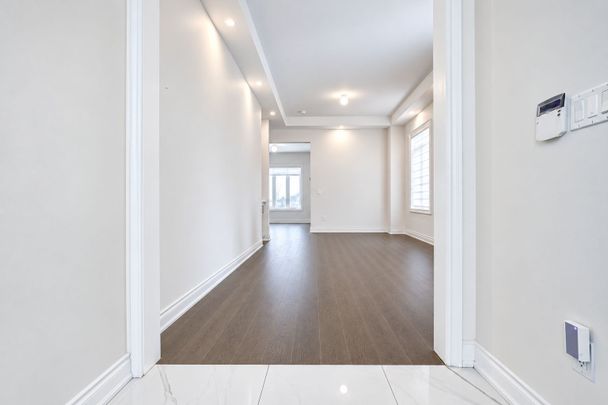 For Lease - 71 Maple Fields Circle, Aurora, Ontario - Photo 1