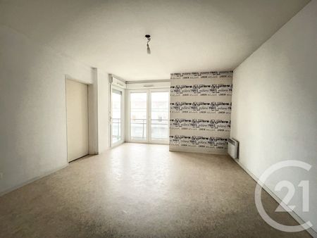 Location Appartement 2 pièces 45m² LA NEUVILLETTE 51100 - Photo 2
