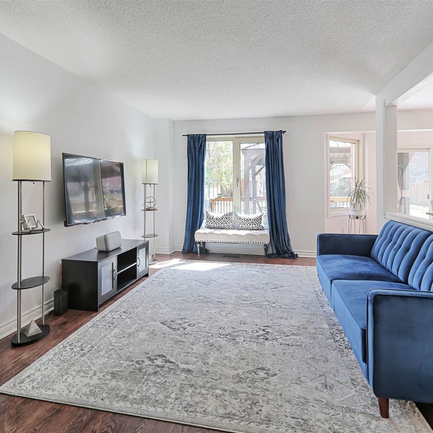 For Lease - 236 Mccaffrey Road, Newmarket, Ontario - Photo 1