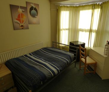 1 bed Studio Apartment - To Let - Photo 3