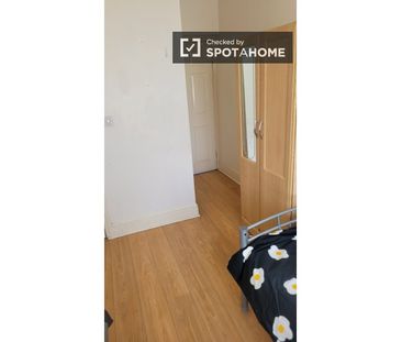 Room in a shared 7-bedroom flat for rent in Ballybough - Photo 4