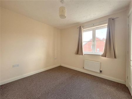 3 bedroom end of terrace house to rent - Photo 2