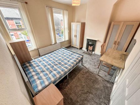 2 bedroom terraced house to rent - Photo 4