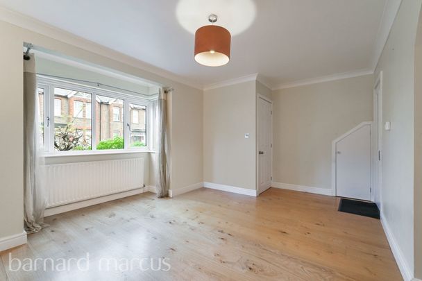 Alfred Road, FELTHAM - Photo 1