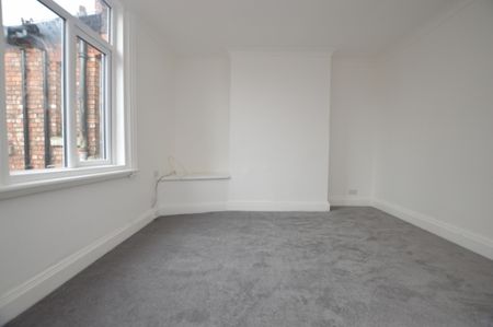 1 Bedroom Flat - Photo 3