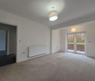 3 bedroom detached house to rent - Photo 2