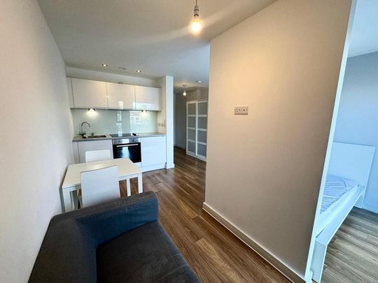 Studio to rent - Photo 1