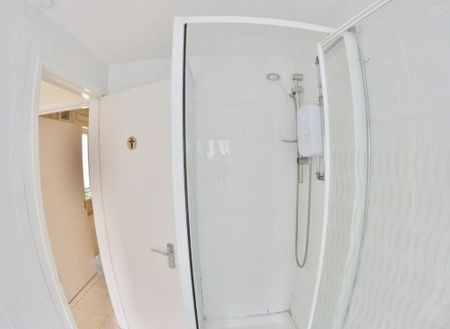 4 bedroom terraced house to rent - Photo 3