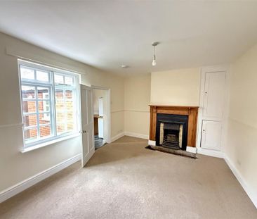 4 bedroom terraced house to rent - Photo 2