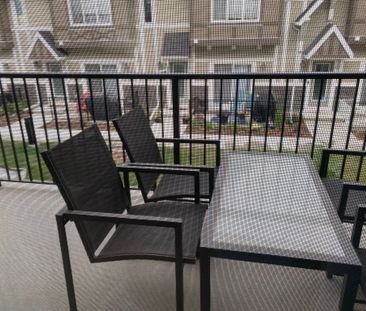 Like new 3 bdrms +den,2.5 bath db garage townhome in Nolan Hill! - Photo 2