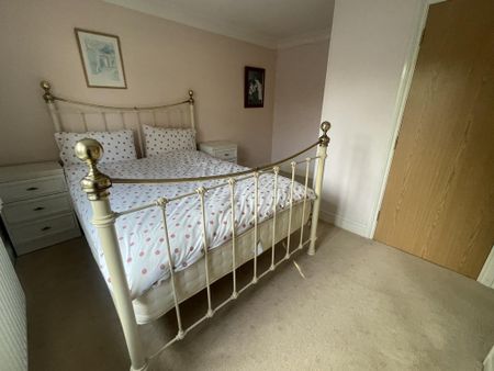 3 bedroom detached house to rent - Photo 3