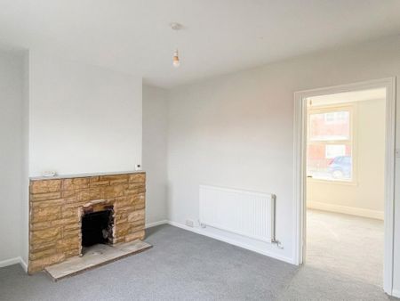3 bedroom terraced house to rent - Photo 3