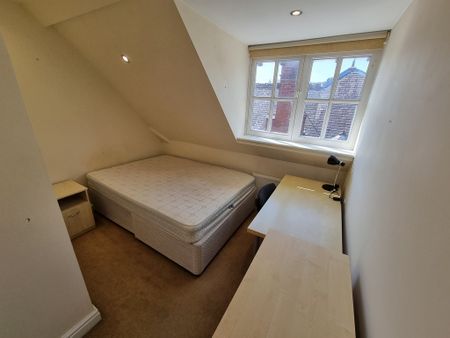 4 Bed Student Accommodation - Photo 5