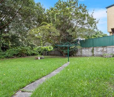 2/18 Flinders Street, - Photo 5