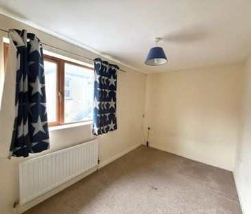 Furnished 2 Bedroom Townhouse - Photo 5