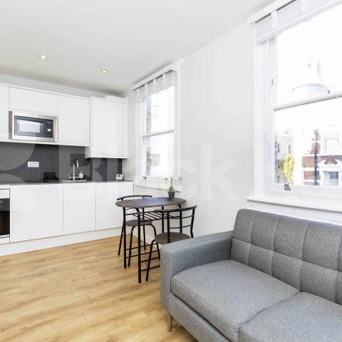 Stylish Refurbished 1-Bed Apartment in Prime Bell Street Location - Photo 1