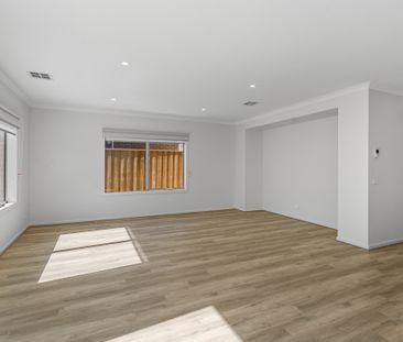 4 Charming Loop, Officer VIC 3809 - House For Rent | Domain - Photo 1