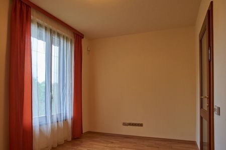 Apátkút utca - Fotó 2