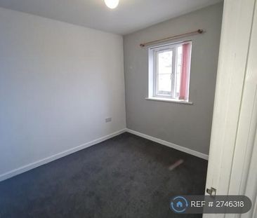 3 bedroom end of terrace house to rent - Photo 3